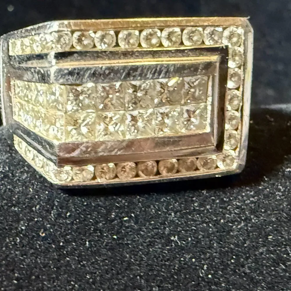 14K Yellow Gold Diamond 1.80ct Men's Dome Ring Size 9 with $100 Poker Chip